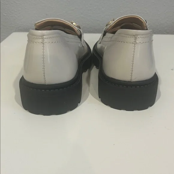 Steve Madden big girls beige  Loafers with sparkle accent - Picture 5 of 6